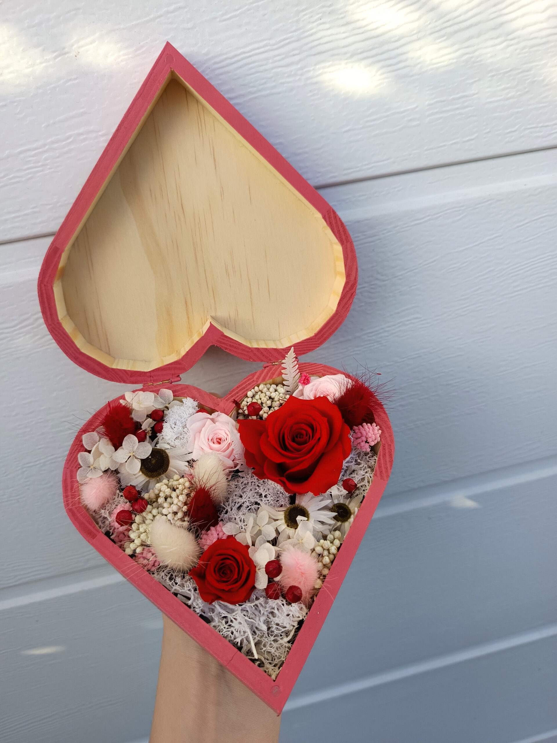 Boite en fleurs séchées coeur rouge